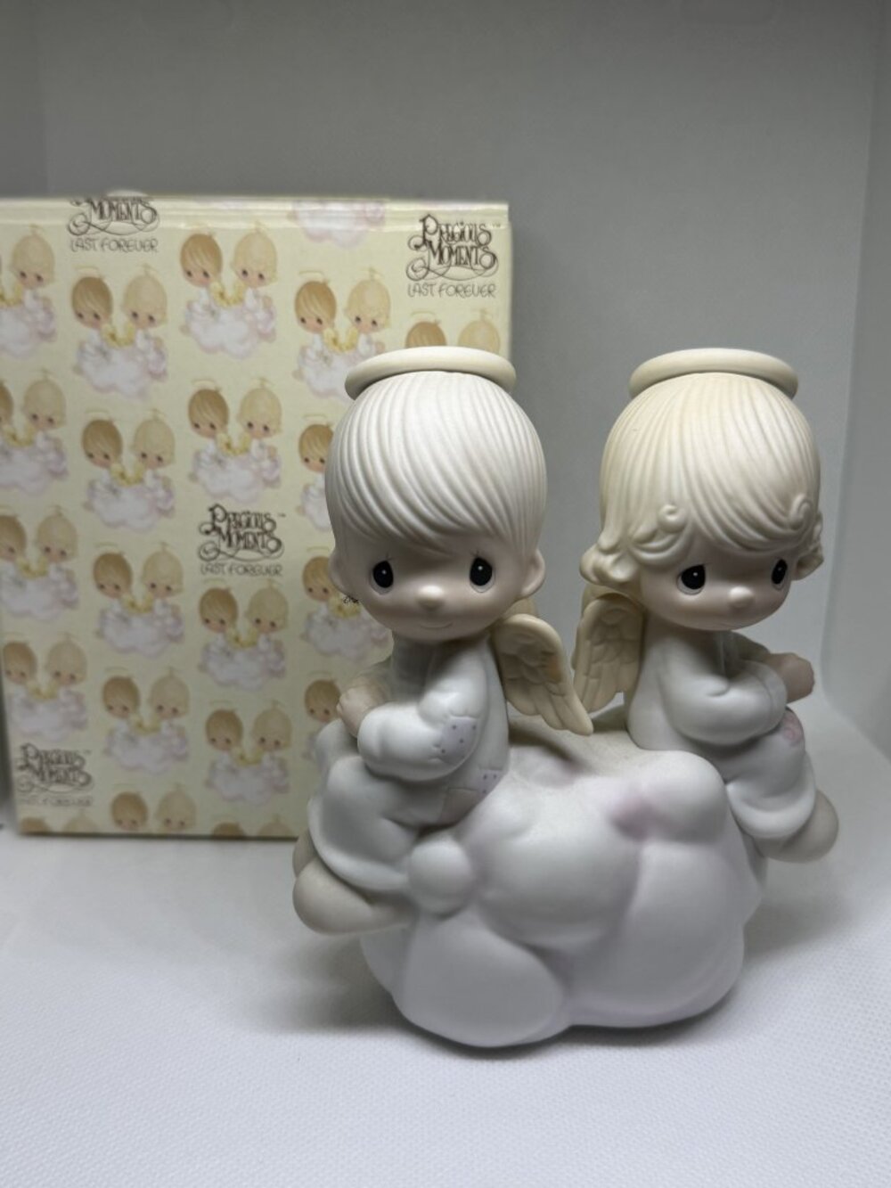 Precious Moments E-3115 But Love Goes On Forever Angels 1990 w/ Box